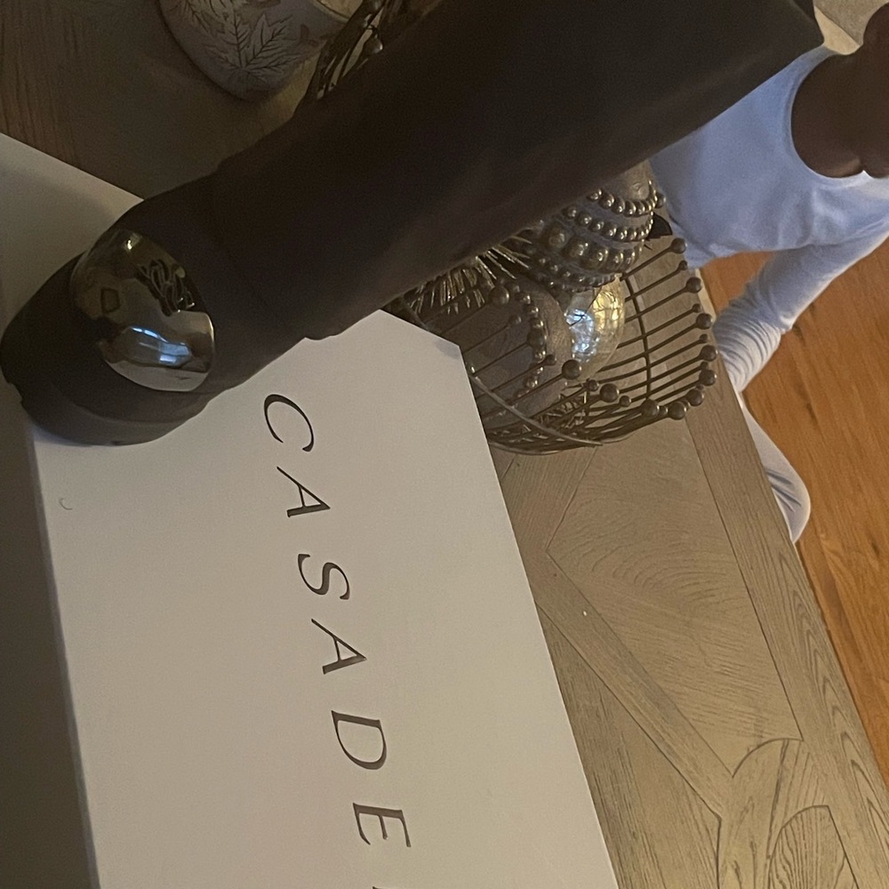 Brand new Casaei Boots size 7 fits like a 6 - must have thin calves